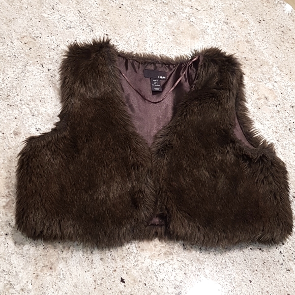♥️ Cute Fur Vest ♥️ - Picture 2 of 10